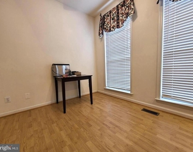 7705 Wiley Creek Way - Photo Thumbnail 6