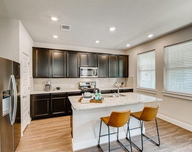 7404 Taylor Knoll Ct - Photo Thumbnail 13