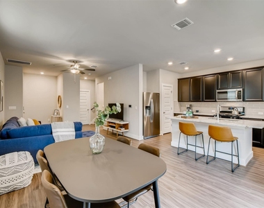 7404 Taylor Knoll Ct - Photo Thumbnail 8
