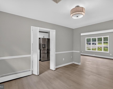 6104 Saint John Drive - Photo Thumbnail 5