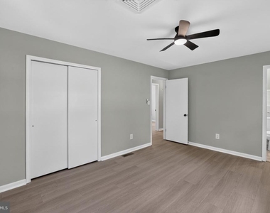 6104 Saint John Drive - Photo Thumbnail 13