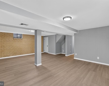 6104 Saint John Drive - Photo Thumbnail 20