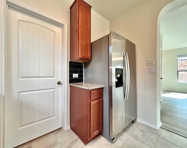 17106 Gibbons Path - Photo Thumbnail 12