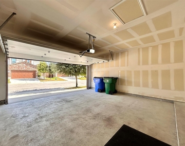 17106 Gibbons Path - Photo Thumbnail 31