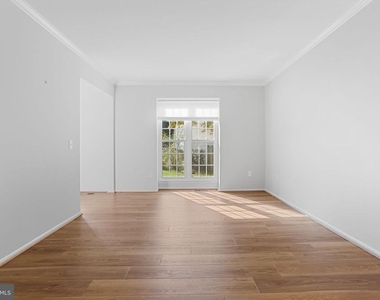 10072 Apple Wood Court - Photo Thumbnail 10