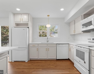 10072 Apple Wood Court - Photo Thumbnail 16