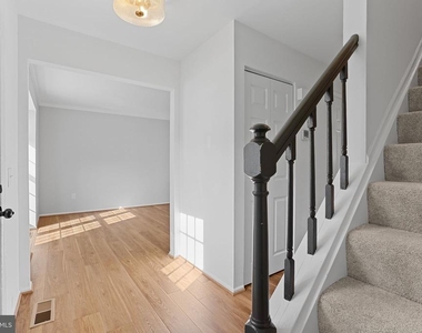 10072 Apple Wood Court - Photo Thumbnail 4