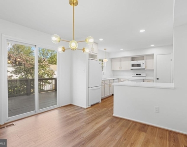 10072 Apple Wood Court - Photo Thumbnail 11