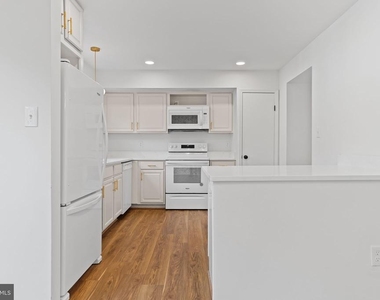 10072 Apple Wood Court - Photo Thumbnail 14