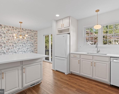 10072 Apple Wood Court - Photo Thumbnail 17