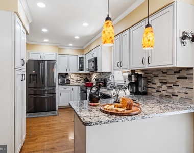 9415 Park Hunt Court - Photo Thumbnail 15