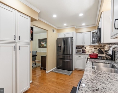9415 Park Hunt Court - Photo Thumbnail 14