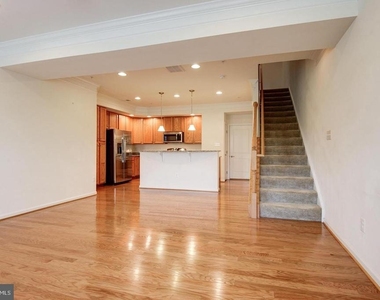 13776 Earhart Circle - Photo Thumbnail 10