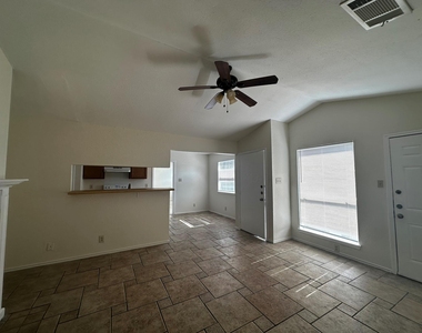 6004 Parkwood Dr - Photo Thumbnail 4