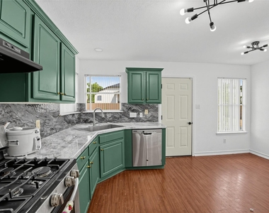 1610 Balmorhea Ln - Photo Thumbnail 4