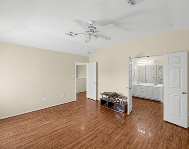 1610 Balmorhea Ln - Photo Thumbnail 8