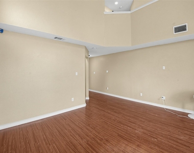 1610 Balmorhea Ln - Photo Thumbnail 18
