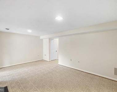 6558 Sand Wedge Court - Photo Thumbnail 13
