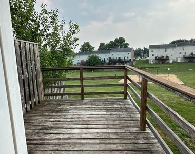 109 Parkside Drive - Photo Thumbnail 9