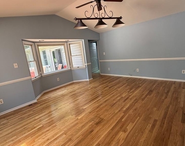 5750 Pendleton Lane - Photo Thumbnail 11