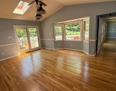 5750 Pendleton Lane - Photo Thumbnail 12