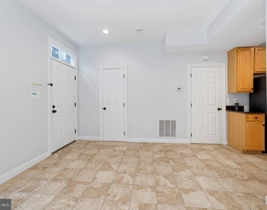 10903 Maple Street - Photo Thumbnail 8
