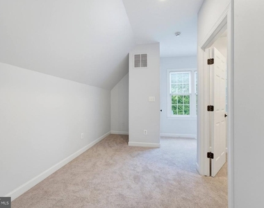 10903 Maple Street - Photo Thumbnail 20