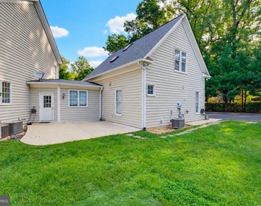 10903 Maple Street - Photo Thumbnail 18