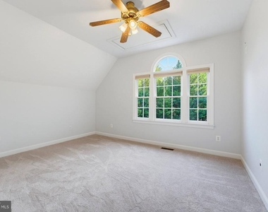 10903 Maple Street - Photo Thumbnail 17