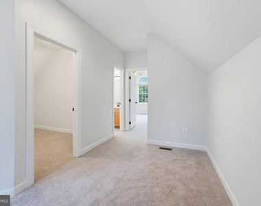 10903 Maple Street - Photo Thumbnail 13
