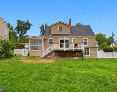 4021 Maple Street - Photo Thumbnail 6