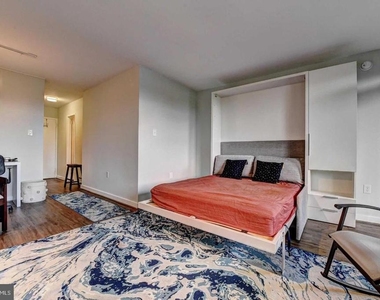 801 N Pitt St - Photo Thumbnail 10