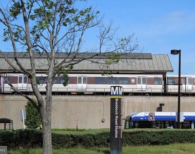 801 N Pitt St - Photo Thumbnail 29