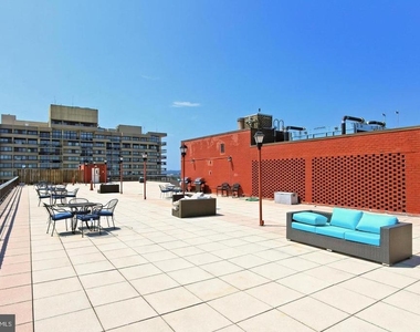 801 N Pitt St - Photo Thumbnail 20
