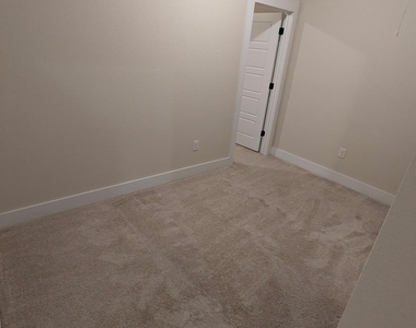 7506 Wolverine St - Photo Thumbnail 12