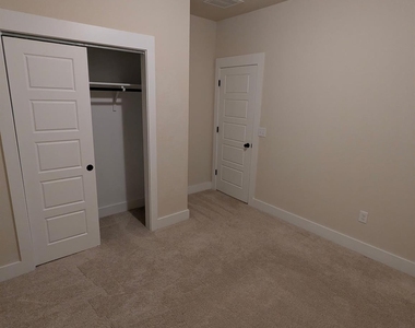 7506 Wolverine St - Photo Thumbnail 16
