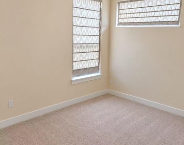 7506 Wolverine St - Photo Thumbnail 6