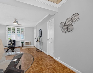 226 N Thomas Street N - Photo Thumbnail 4