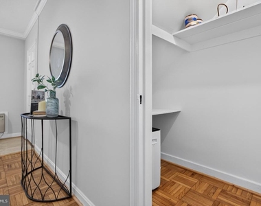 226 N Thomas Street N - Photo Thumbnail 23