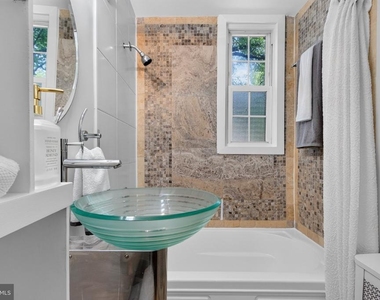 226 N Thomas Street N - Photo Thumbnail 32