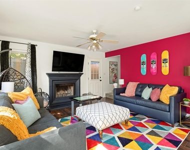 1562 Parkfield Cir - Photo Thumbnail 7