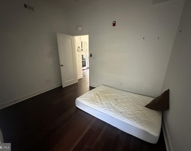 1635 W Girard Avenue - Photo Thumbnail 2