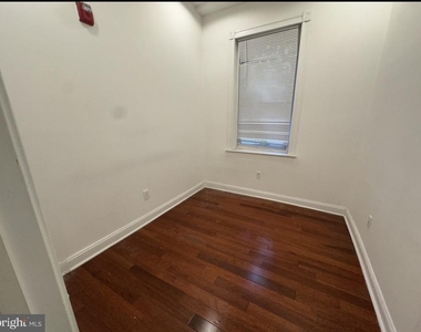 1633 W Girard Avenue - Photo Thumbnail 4