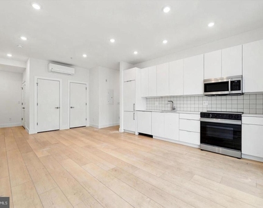 2406 Frankford Avenue - Photo Thumbnail 6