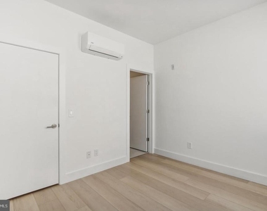 2406 Frankford Avenue - Photo Thumbnail 10