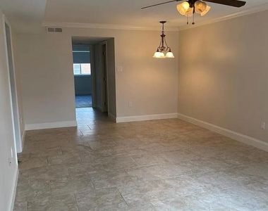 1219 South Street - Photo Thumbnail 2