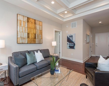 1501 Locust Street - Photo Thumbnail 2