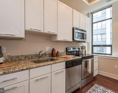 1501 Locust Street - Photo Thumbnail 7