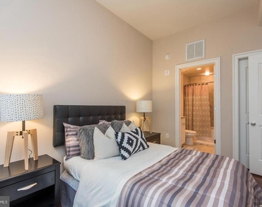 1501 Locust Street - Photo Thumbnail 13