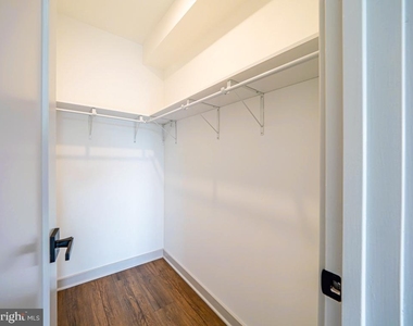 6515 Ridge Avenue - Photo Thumbnail 4